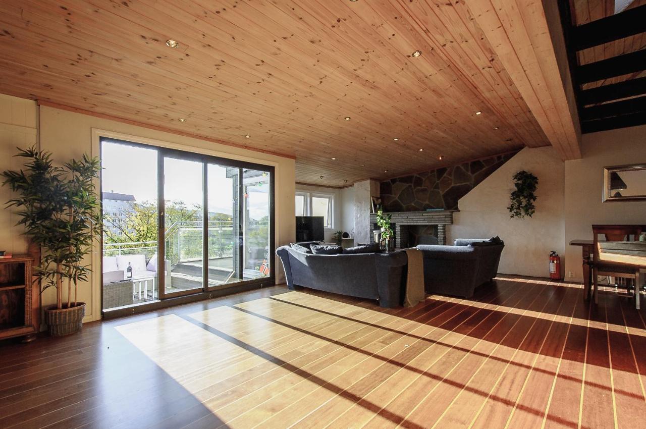 Spacious Penthouse With Grand Terrace Bergen Exterior photo